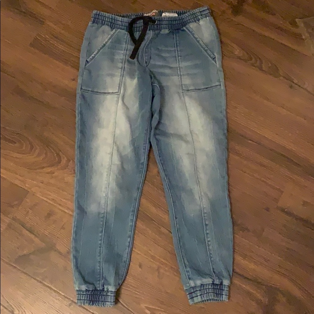 Levi Denizen jeans